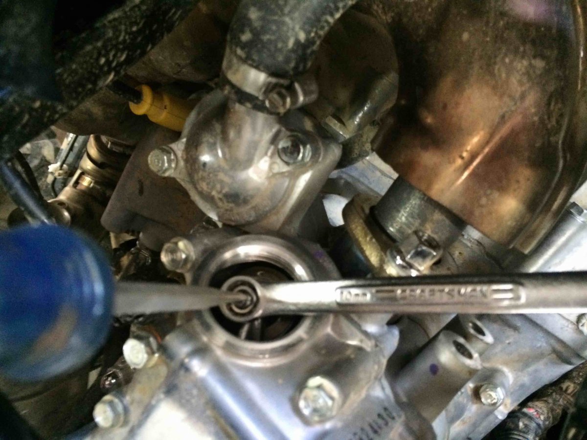 Adjusting a valve