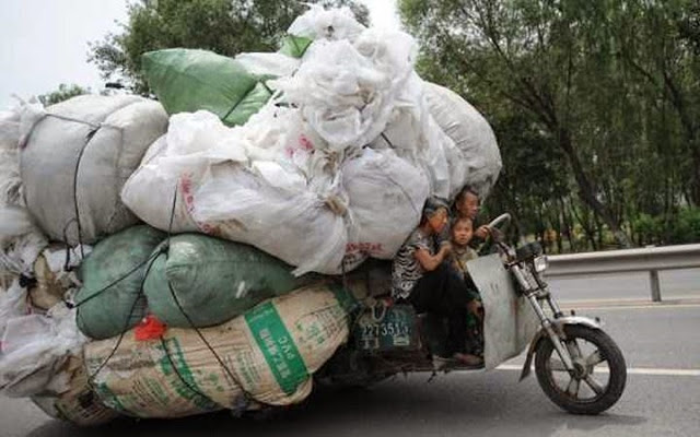 Motorcycles carrying heavy loads 4