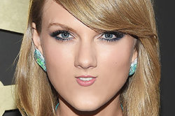 9 celebs photoshopped to have tiny mouths for no  2 20890 1461098338 2 dblbig1