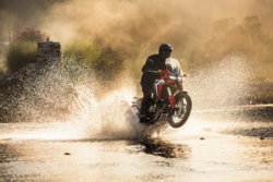 2016 CRF1000L Africa Twin Action4