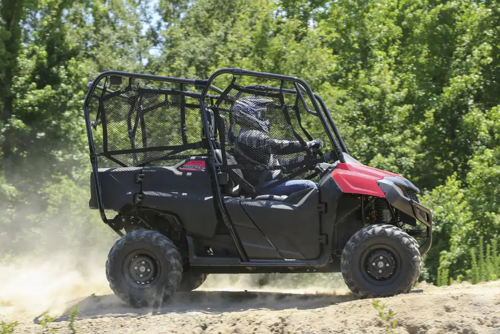 2014-Honda-Pioneer-Action-01