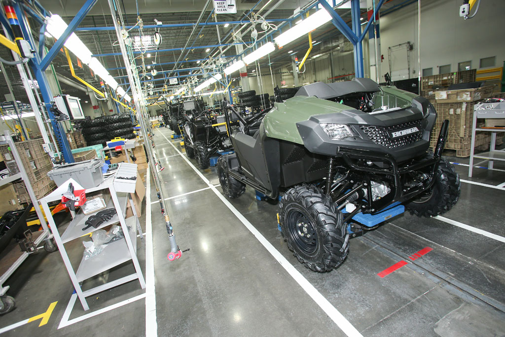 2014-Honda-Pioneer-Factory-17